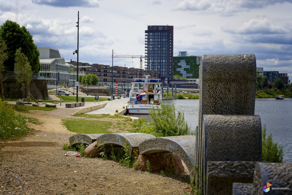 Venlo | De Filia Mosae ligt aangemeerd bij de Lage Loswal