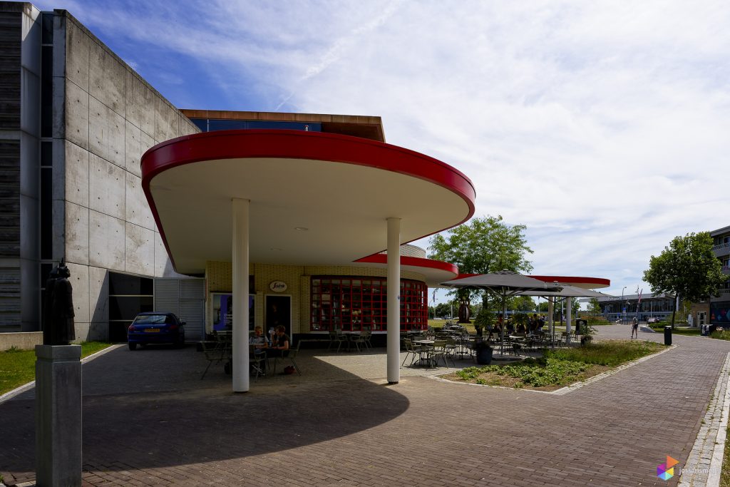 Venlo | Oude tankstation bij het Limburgs Museum