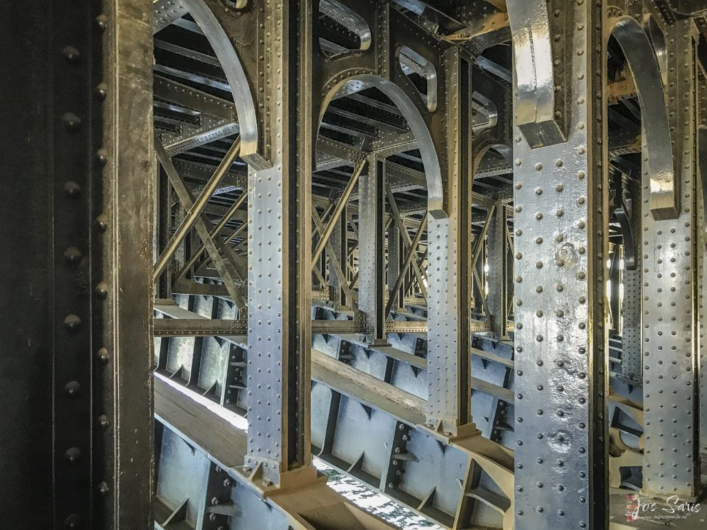 Parijs | Draagconstructie van de Pont Alexandre III