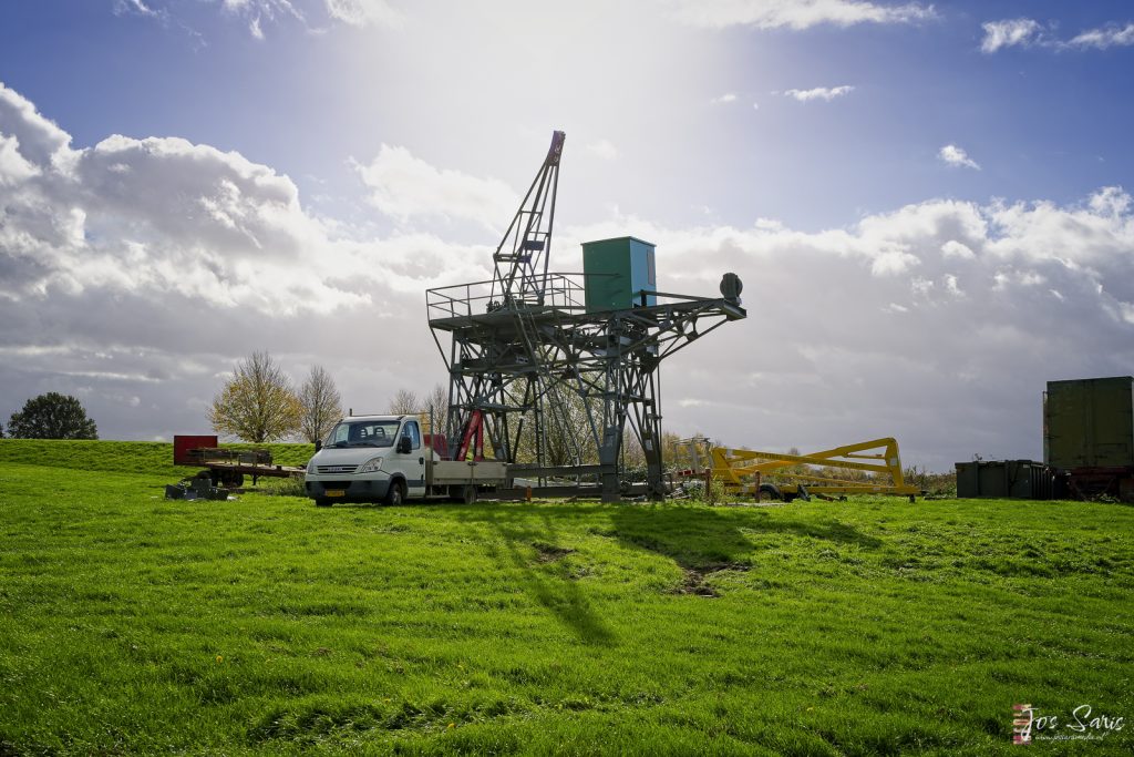 Velden | Loskraan op de werf van Firma Smits