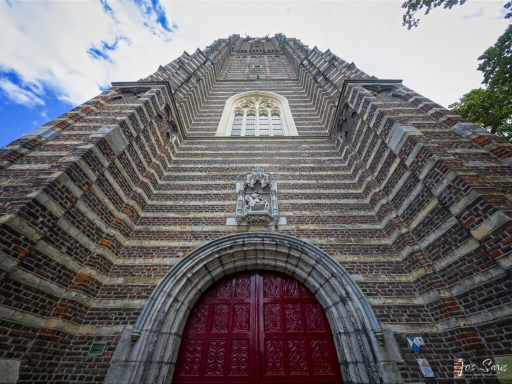 Weert | De imposante toren van de St. Martinuskerk