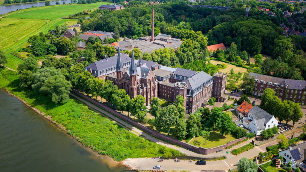 Drone foto van Kloosterdorp Steyl